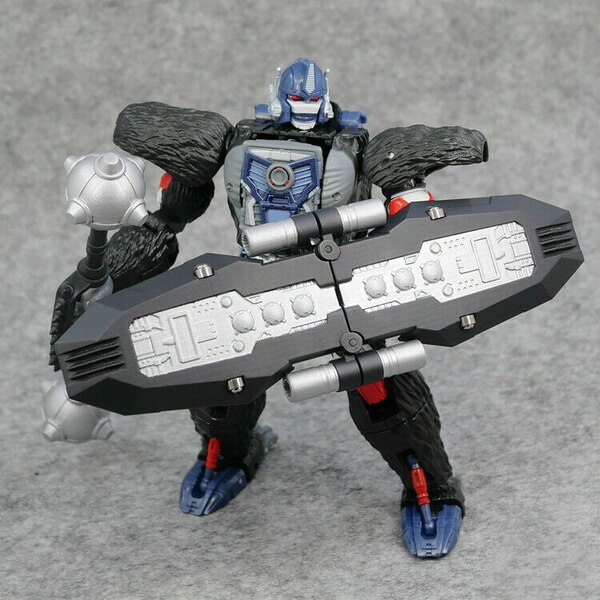 Kingdom Optimus Primal Skateboard And Weapons Upgrade Kit  (1 of 9)